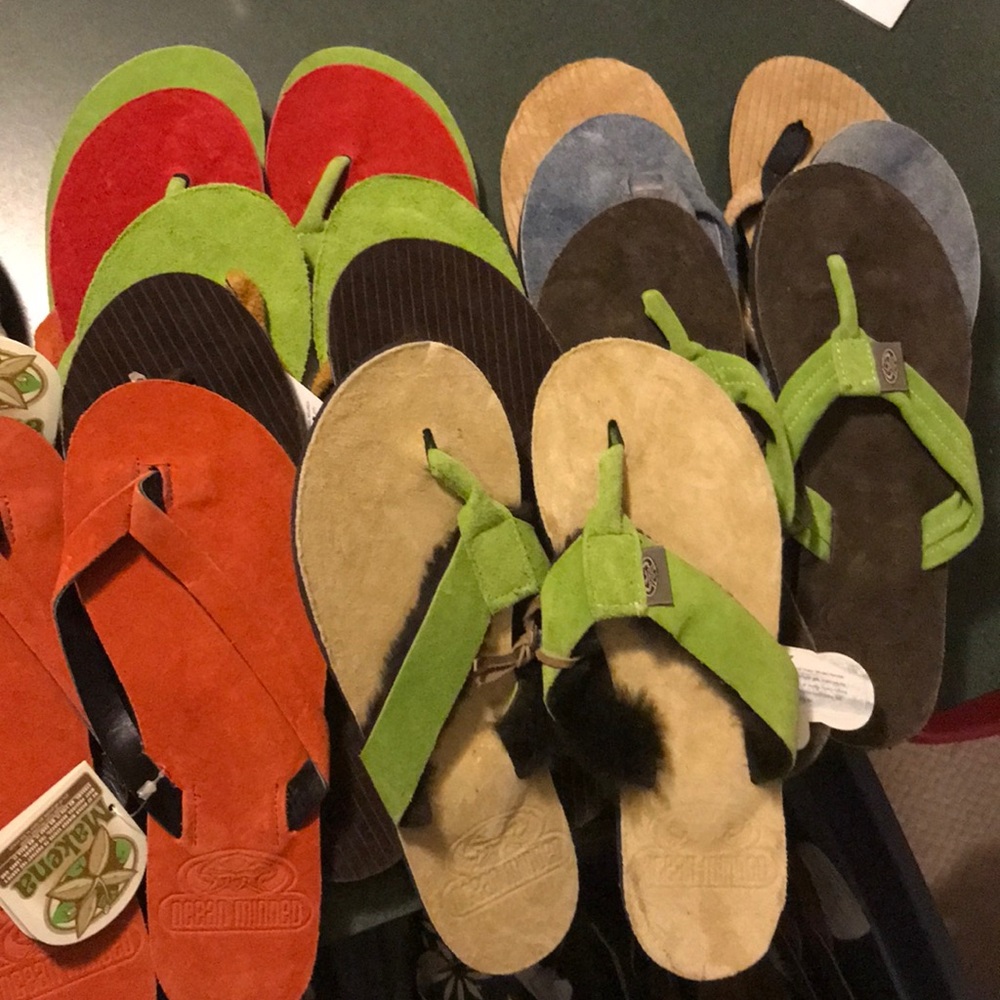 (C7) NEW colorful flip flops OCEAN MINDED 8.5/9